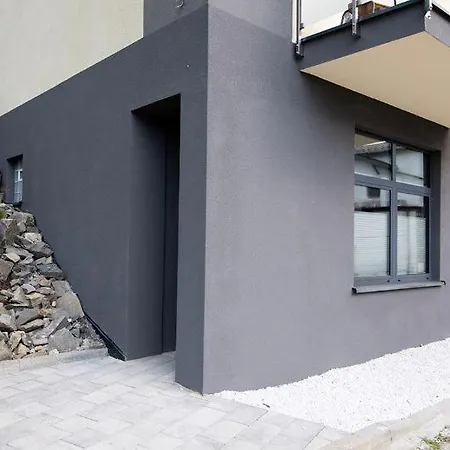 Jasmin - Teczowe Wzgorze ヴィスワ