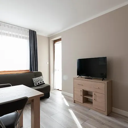 Jasmin - Teczowe Wzgorze ヴィスワ